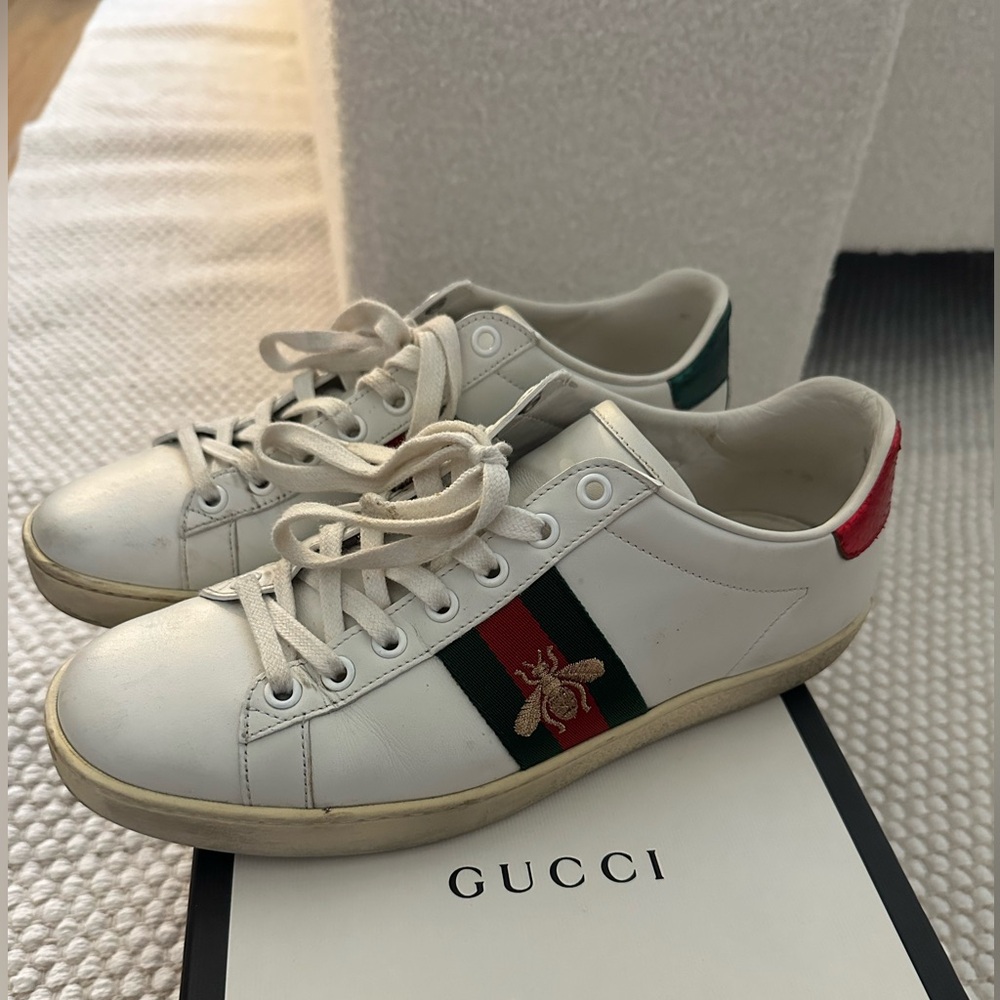 Women’s Gucci Bee Sneaker Size 38